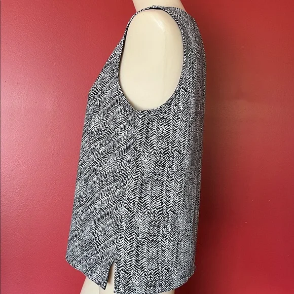 Like new Banana Republic black and white Monochrome Sleeveless Top - Picture 4 of 10